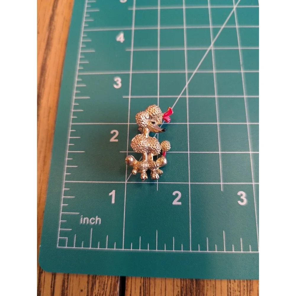 Vintage Dog Poodle Pin Brooch In Gold Tone‎ Adorable